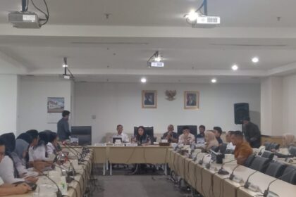 Pansus KTR di DPRD DKI saat menggelar pembahasan regulasi rokok di Jakarta.(Foto Sofian/ipol.id)