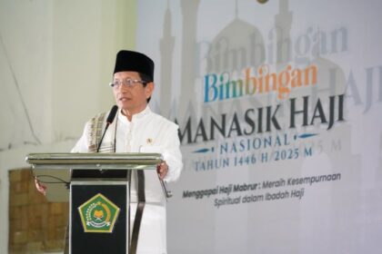 Menteri Agama Nasaruddin Umar saat menjadi pemateri dalam Bimbingan Manasik Haji Nasional, Sabtu (19/4/2025)
