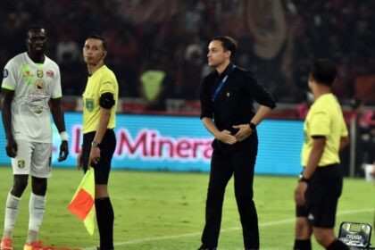 Pelatih Persebaya Paul Munster