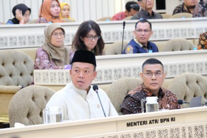 Menteri Nusron saat raker bersama Komisi II DPR RI. Foto: Dok Humas
