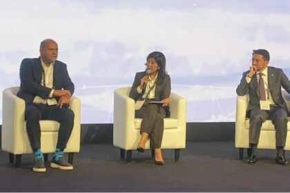 Menteri Komunikasi dan Digital RI Meutya Hafid (tengah) saat tampil sebagai pembicara dalam forum internasional “Machines Can See 2025” yang berlangsung di Dubai, Uni Emirat Arab. Foto: Dok Komdigi