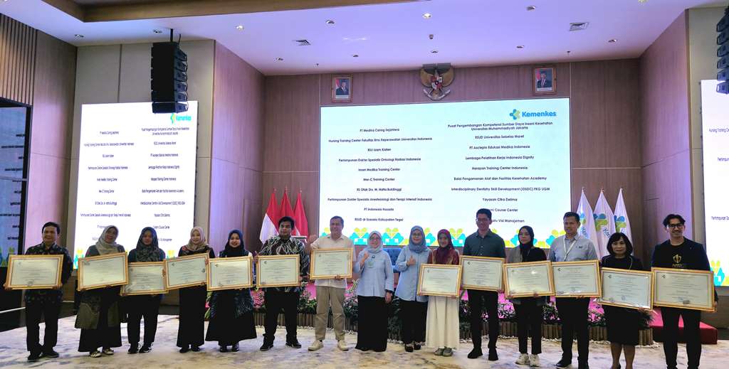 Satu Visi Manajemen Terima Sertifikat Akreditasi dari Kementerian Kesehatan 2 a77b1668 fd1c 4212 abdf da7b7f53461a