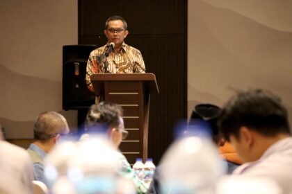 Kepala Pusat Data Informasi dan Komunikasi Kebencanaan BNPB, Abdul Muhari saat membuka forum group discussion (FGD) Forum Satu Data Bencana di Kota Padang, Sumatera Barat, Rabu (16/4/2025). Foto: Ist