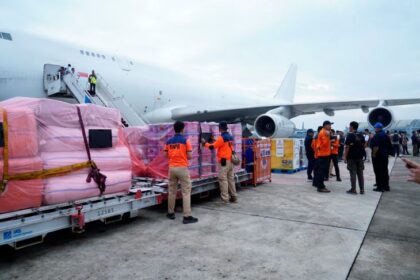 Kementerian Luar Negeri melepas bantuan Pemerintah RI untuk korban gempa Myanmar. Foto: Kemlu