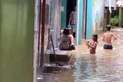 Hujan deras pada Minggu (6/4/2025) sempat merendam wilayah di dua RT di kawasan Kebon Pala, Jakarta Timur, pada Senin (7/4) dini hari tadi. Foto: Dok/ipol.id