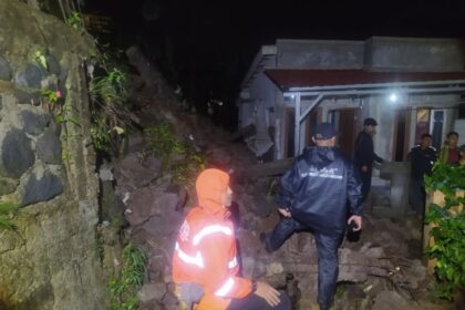 Kondisi saat peristiwa tanah longsor melanda Kabupaten Sukabumi, Provinsi Jawa Barat, pada Minggu (13/4/2025). Foto: BPBD Kabupaten Sukabumi