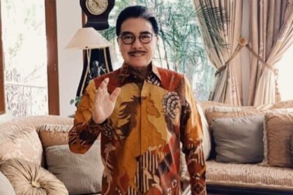 Pengacara senior, Hotma Sitompul, 75, semasa hidup. Foto: Instagram@hotmasitompoelofficial