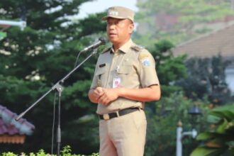 Wali Kota Jakarta Selatan, Munjirin, saat memimpin upacara dihadiri Forkopimko, para pejabat dan Aparatur Sipil Negara (ASN) di lingkungan Pemerintah Kota. Foto: Dok/ipol.id