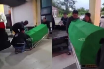 Jenazah dibawa pakai mobil Pickup, Ambulans RSUD Martapura tidak ada sopir dan bensin. Foto: Tangkap layar IG @martapuraupdate