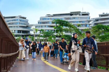 Wisatawan berkunjung ke IKN. Foto : Ist