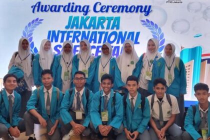 Siswa-siswi MAN 13 Jakarta meraih emas Jakarta International Science Fair (JISF) 2025. Foto: Kemenag