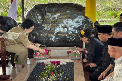 Megawati Nnyekar ke Makam ayahandanya, Bung Karno, Jumat (4/4/2025).
