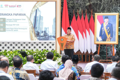 Menteri PPN/Kepala Bappenas Rachmat Pambudy memberikan arahan di Musrenbangprov DKI Jakarta 2025, Rabu (23/4/2025).