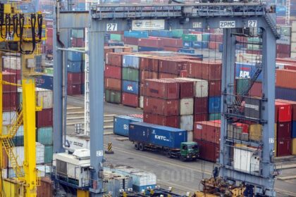 peti kemas tanjung priok