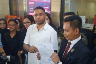 Rayen Pono siap mengadukan Ahmad Dhani ke MK. (Foto: Ravie Wardani)