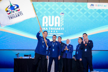 Maman Abdurrahman terpilih sebagai Ketua IKA Trisakti melanjutkan estafet dari Wakil Menteri Imigrasi dan Pemasyarakatan Silmy Karim. Foto: Dok Kementerian UMKM