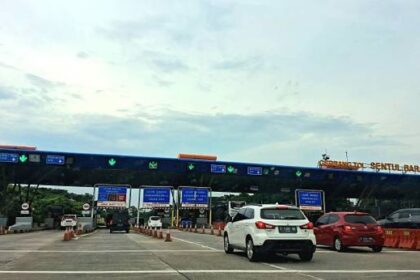 Ilustrasi, Pintu Tol Sentul. Foto: Istock @Mawaddah Fauziah
