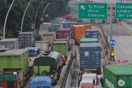 Suasana Macet di tol arah Tanjung Priok. Foto: IG @kotajakartautara