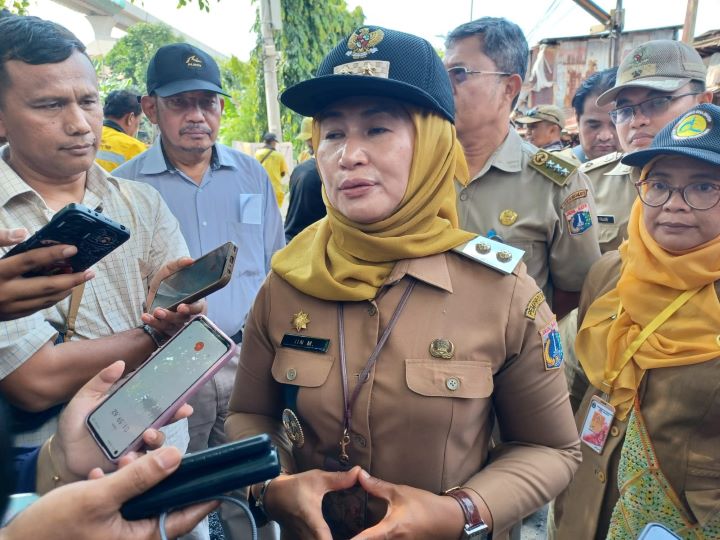 Plt Wali Kota Administrasi Jakarta Timur, Iin Muthmainah dan jajaran Aparatur Sipil Negara (ASN). Foto: Joesvicar Iqbal/dok/ipol.id