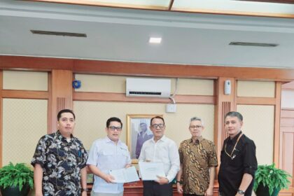 Ketua Induk KUD bertemu Deputi bidang usaha Kemenkop beserta jajarannya. Foto: Dok InKUD