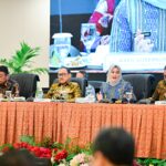 Wakil Gubernur Sulawesi Selatan, Fatmawati Rusdi, menghadiri sekaligus membuka RUPS Tahunan Tahun Buku 2024 dan RUPS Luar Biasa Tahun 2025 PT Bank Sulselbar di Jasmine Hall, Hotel Claro, Makassar, Rabu (14/5/2025). Foto: Ist