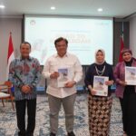 Peluncuran buku berjudul Road to Rotterdam secara hybrid, bertempat di kantor pusat LPEI di Jakarta dan Indonesia House Amsterdam di Amsterdam pada 14 Mei 2025. Foto: Dok LPEI
