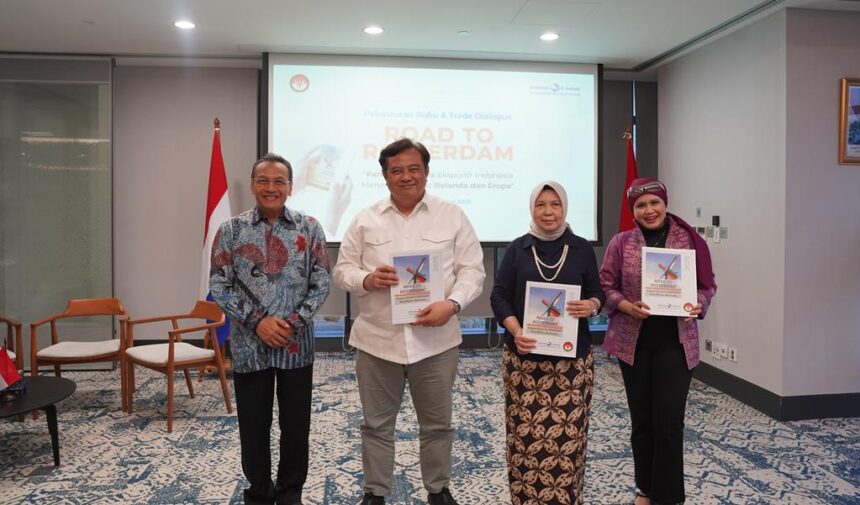 Peluncuran buku berjudul Road to Rotterdam secara hybrid, bertempat di kantor pusat LPEI di Jakarta dan Indonesia House Amsterdam di Amsterdam pada 14 Mei 2025. Foto: Dok LPEI