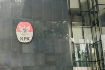 Logo Komisi Pemberantasan Korupsi (KPK) di lobi Gedung Merah Putih, Kuningan, Jaksel. Foto: Yudha Krastawan/ipol.id