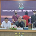 Kepala Kejaksaan Negeri (Kajari) Jakarta Utara, Dandeni Herdiana saat memberikan keterangan kepada wartawan di kantornya, Jakarta Utara. Foto: Seksi Intelijen Kejaksaan Negeri Jakarta Utara