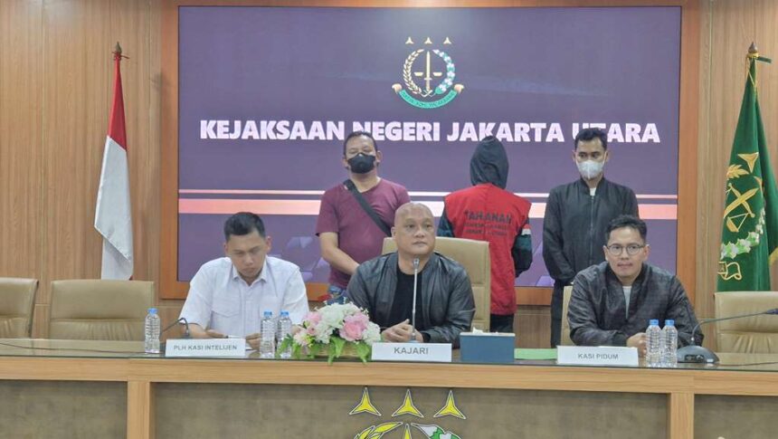 Kepala Kejaksaan Negeri (Kajari) Jakarta Utara, Dandeni Herdiana saat memberikan keterangan kepada wartawan di kantornya, Jakarta Utara. Foto: Seksi Intelijen Kejaksaan Negeri Jakarta Utara