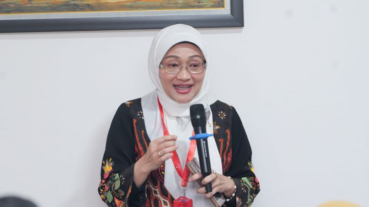 CEO AdMedika Dian Prambini saat memberikan sambutan pada peresmian AdMedika VIP Executive Lounge di Rumah Sakit Metropolitan Medical Centre (RS MMC). Foto: Telkom Indonesia