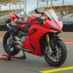 Ducati Indonesia memperkenalkan varian terbarunya yang mulai masuk ke pasar Indonesia, yaitu Panigale V2. Foto: Dok/Ist