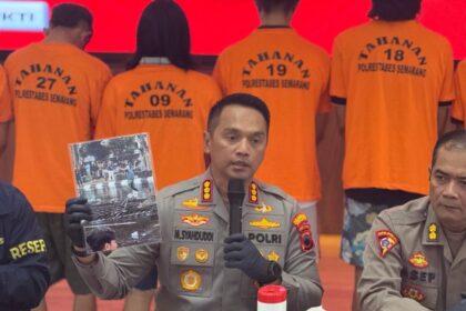 Polisi tetapkan 6 orang sebagai tersangka dalam aksi may day rusuh di Semarang. Foto: Humas Polri