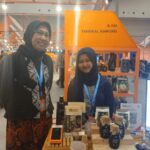 PT Tangkal Kawung Indojaya, salah satu UMKM produsen gula aren asal Kelurahan Trondol, Kecamatan Serang, Kota Serang, Banten hadir dengan merek dagang Tangkal Kawung. Perusahaan ini menawarkan gula aren dalam dua varian, yaitu bubuk dan cair, untuk memenuhi kebutuhan pasar yang beragam. Foto: Dok BRI