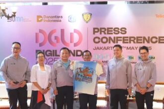 Direktur Utama PT Telkom Indonesia, Ririek Adriansyah (ketiga dari kiri) dan Gubernur DKI Jakarta, Pramono Anung (ketiga dari kanan) dalam konferensi pers Digiland 2025 di Plataran Menteng, Jakarta Pusat, Senin (5/5/2025). Foto: Yudha Krastawan/ipol.id