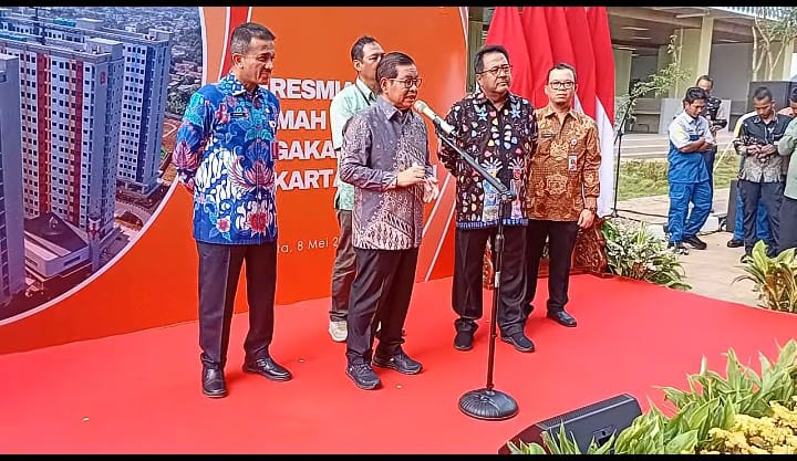 Gubernur DKI Jakarta, Pramono Anung, didampingi Wakil Gubernur DKI Jakarta, Rano Karno, Wali Kota Jakarta Selatan, M Anwar, dan Kepala Dinas Perumahan DKI Jakarta, Kelik Indriyanto saat meresmikan Rusunawa Jagakarsa di Jalan Margasatwa Raya, No. 5, Jagakarsa, Jakarta Selatan, Kamis (8/5/2025). Foto: Ist