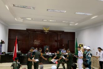 Wakil Ketua Lembaga Perlindungan Saksi dan Korban (LPSK), Sri Suparyati dan jajaran melakukan koordinasi dengan pihak Oditur Militer III-15 Banjarmasin dan Pengadilan Militer 1-06 Banjarmasin dalam hal pendampingan LPSK terhadap para saksi, Kamis (8/5/2025). Foto: Ist