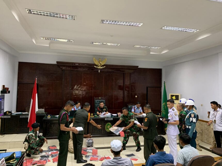 Wakil Ketua Lembaga Perlindungan Saksi dan Korban (LPSK), Sri Suparyati dan jajaran melakukan koordinasi dengan pihak Oditur Militer III-15 Banjarmasin dan Pengadilan Militer 1-06 Banjarmasin dalam hal pendampingan LPSK terhadap para saksi, Kamis (8/5/2025). Foto: Ist