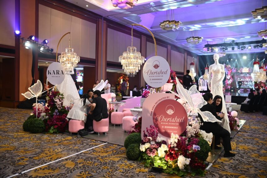 Hotel Borobudur Jakarta berkolaborasi dengan Kara Brides menghadirkan pameran pernikahan eksklusif bertajuk “Discover Love Stories”, yang diselenggarakan pada 10–11 Mei 2025 di Flores Ballroom, Hotel Borobudur Jakarta.