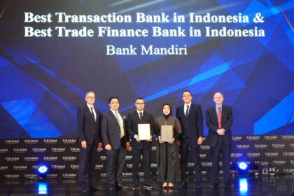 Bank Mandiri menyabet dua penghargaan bergengsi sebagai Best Transaction Bank in Indonesia dan Best Trade Finance Bank in Indonesia dari ajang The Asian Banker (TAB) Global Transaction Finance Awards 2025. Foto: Bank Mandiri