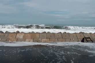 Kondisi banjir rob melanda dua gampong di wilayah Kecamatan Johan Pahlawan, Kabupaten Aceh Barat, Provinsi Aceh, pada Kamis (29/5/2025). Foto: BPBD Kabupaten Aceh Barat