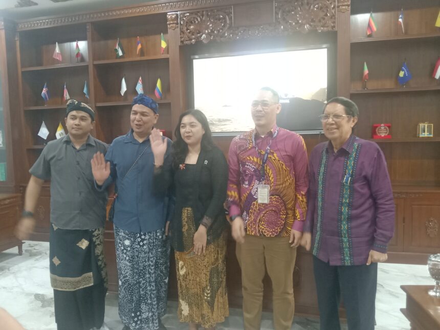 Universitas Budi Luhur (UBL) bekerjasama dengan Ikatan Paritrana Indonesia dan Belantara Budaya Indonesia mengadakan JAVA FEST X CAHAYA NUSANTARA 2025 bertema 'Menyelaraskan Budaya dan Spiritualitas' yang dihadiri 500 orang.foto/ist