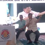 Ketua PB Percasi, GM Utut Adianto Melakukan Coaching Klinik disela PertandinganJAPFA FIDE Rated 2025 di Gedung Serbaguna, Senayan. Foto/bam/ipol