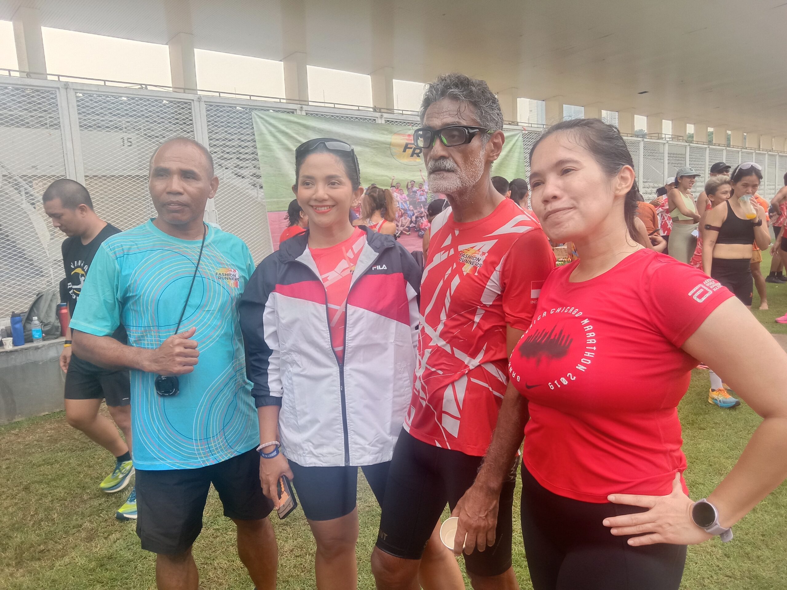 Komunitas Fashion Runners (FR): Memberikan Inspirasi ke Masyarakat untuk Berolahraga Secara konsisten 3 Fashion Runners (FR) sebuah komunitas lari konsisten melakukan latihan rutin di lintasan track Stadion Madya Gelora Bung Karno (GBK). Foto/ipol