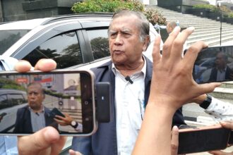 Dr. Maruarar Siahaan selaku Ahli yang dihadirkan Andri Tedjadharma sebagai Pemohon uji materiil Peraturan Pemerintah Pengganti Undang-Undang Nomor 49 Tahun 1960 tentang Panitya Urusan Piutang Negara (Perpu PUPN) pada Rabu (28/05/2025). Foto: Timur/ipol.id