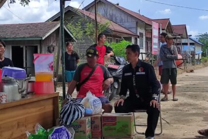 Kecamatan Sebulu Salurkan Bantuan Sosial bagi Warga Kurang Mampu. Foto: Dok Humas