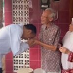 Momen Jokowi silaturahmi ke dosen pembimbing. Foto: Instagram @jokowi