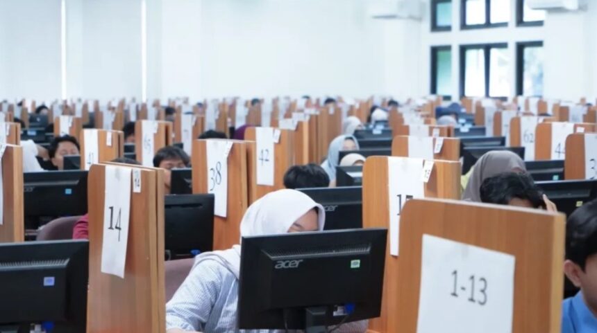 Ilustrasi peserta mengikuti UTBK 2025. Foto: dok. UNS