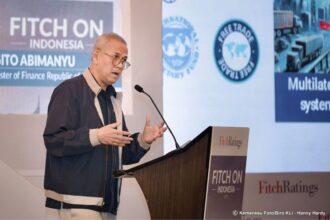 Wamenkeu Anggito Abimanyu saat memaparkan strategi Indonesia menghadapi dinamika perekonomian global pada acara "Fitch on Indonesia 2025: Risk and Opportunity in a New Era” di Jakarta hari ini. Foto: Hanny Hardy/Kemenkeu