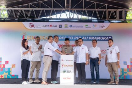 Otoritas OJK dan direksi Bank DKI kolaborasi mendorong penerapan transaksi non tunai di Pulau Seribu.(foto istimewa)